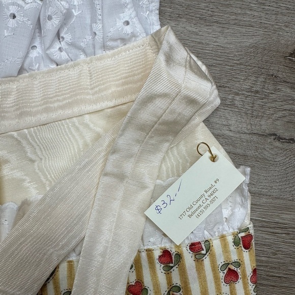 Cream and Blue Kitchen Linens Apron - Picture 2 of 6